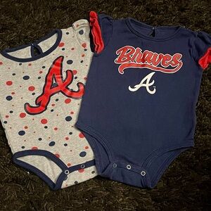 Size 3/6 Months Atlanta Braves Baby Bodysuit Set
